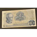 10 kr. 1981 BL  * Kv. 01 ** Katv. kr. 65 ** - Bilder er sedellen du fr. usirkulert kv. 01. Svak brett. Vurder fra bilder. IKKE SALR. / Tore Rimstad: kr.  25,-