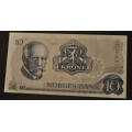 10 kr. 1983 CN  * Kv. 0 **Katv. kr. 80 ** - Bilder er sedellen du fr. Kv. 0 *Vurder fra bilder. IKKE SALR. / Tore Rimstad: NOK  45,-