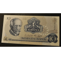 10 kr. 1981 B Z  * kv.  0 Katv. kr.90 * - Bilder er sedellen du fr. rliten ubetudelig vik i et hjrne.Vurder ogs fra bilder. / Tore Rimstad: NOK  30,-