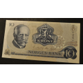 10 kr. 1982 C  * Kv. 0 (0-)  * katv. kr.70 - Bilder er sedellen du fr. Kv 0 (rliten nesten usynlig vik i et hjrne. Vurder ogs fra bilder. / Tore Rimstad: NOK  30,-