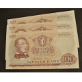 100 kr. 1973 Litra W * Kv. 0/0-. Katv. kr. 590 ** - Bilder er sedlene. Pene usirkulerte sedler.
Pris KJP N er en (1) sedell. Ved kjp av flere er de i nr. rekkeflge. IKKE SALR. / Tore Rimstad: NOK  420,-