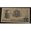 10 kr. 1984 C U * Kv. 0. Katv. kr. 80 * - Bilder er sedellen du fr. Pen kv. 0.  Katv. kr. 80,- Vurder ogs fra bilder. IKKE SALR. / Tore Rimstad: NOK  45,-