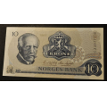 10 kr. 1983 C Z ** Kv. 0 ** Katv. kr. 80 ** - Bilder er sedellen du fr. Kv. 0* Vurder ogs fra bilder. / Tore Rimstad: NOK  35,-