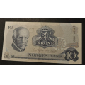 10 kr. 1984 C G * Kv. 01. Katv. kr. 55 **Usirkulert - Bilder er sedellen du fr. Vurder ogs fra bilder. / Tore Rimstad: kr.  20,-