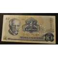 10 kr. 1984  C J * Kv. 1/1+ Katv. kr. 40 ** - Bilder er sedellen du fr. Vurder ogs fra bilder. / Tore Rimstad: NOK  10,-