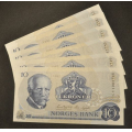 10 kr. 1982 C V * Kv. 0 * Nr. rekkeflge. Katv. kr.80 - Bilder er sedlene. Kv. 0. Vurder ogs fra bilder. Pris Kjp N er en (1) sedell. Du velger antall. IKKE SALR. / Tore Rimstad: NOK  45,-