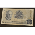 10 kr. 1981 B J  * Kv. 0/01 ** Katv. kr. 75 ** - Bilder er sedellen du fr. Pen usirkulert kv. 0/01. Vurder fra bilder. IKKE SALR. / Tore Rimstad: NOK  25,-