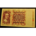100 kr. 1977 Q J * Kv. 0/01 * Katv. kr. 1070 ** - Bilder er sedellen du fr.Vurder ogs fra bilder. Mener det er brunt rstall.Tar et lite forbehold om det er brunt eller sort rstall. / Tore Rimstad: kr.  221,-