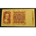 100 kr. 1977 Q N * Kv. 0/01 * Katv. kr. 1070 ** - Bilder er sedellen du fr.Vurder ogs fra bilder. Mener det er brunt rstall.Tar et lite forbehold om det er brunt eller sort rstall. / Tore Rimstad: kr.  100,-