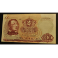 100 kr. 1971 X Erst. kv. 0/01 * Katv. kr. 1100 ** - Bilder er sedellen du fr. Vurder ogs fra bilder. / Tore Rimstad: kr.  279,-