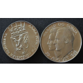 Harald og Sonja 29.aug. 1968.Bryllupsmedalje i slv - Bilder er medaljene som selges.Harald og Sonja 29. august 1968. Bryllupsmedalje i slv. Slv .925,  3,5 cm., vekt 20 gram.  Pris KJP N er en (1)  medalje. Du velger antall. IKKE SALR. / Tore Rimstad: kr.  300,-