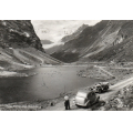 Norangsdalen med to biler. Stmp.1957. Kval 2. / Knut J. Myrvang: NOK  25,-