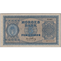 -8- 5 kroner 1947 C, kv. 0/01 - C.5273157. Signatur: Erik Thorp. Ex: Bergen Mynt&Seddel, 10/02 / Numisma Mynthandel A/S: kr.  130,-