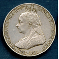 -21- Medalje, Diamantjub. Ceylon 1897, kv. 1+. - Til minne om dr. Victorias diamantjubileum 1897, slv. 31,8 gram. Ikke navnet. Lenker.
https://aberdeenmedals.com/shop.php?code=22188
https://en.numista.com/454857 / Numisma Mynthandel A/S: kr.  500,-