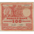 -22- 100 kr. 1951B, kv. 1-, n�lehull, bretterift/hull. - Gulnet. Hakk nede. / Numisma Mynthandel A/S: NOK  1,-