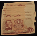 100 kr. 1975 � *Nr. rekkef. Kv. 0- * Katv. kr 590* - Bilder er sedlene. Usirkulerte pene usirkulerte sedler. Vurder ogs� fra bilder. Pris Kj�p N� er en(1) sedell. Ikke sal�r.Ved kj�p av flere er de i nr. rekkef�lge. Pene usirkulerte sedler. / Tore Rimstad: NOK  320,-