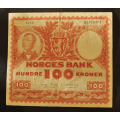 100 kr. 1955 D * Kv. 1/1+  Pen * Katv. kr. 775 ** - Bilder er seddelen du f�r. Pen. Vurder ogs� fra bilder. / Tore Rimstad: kr.  100,-