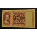 100 kr. 1977 QG ERst. kv.01 * Katv. kr.1050 - Bilder er seddelen du f�r. Mener dette er sort �rstall. Tar forbehold, da dette er vanskelig noen ganger. �rliten rift i h�yre kant hvit felt.(1-2 mm) / Tore Rimstad: kr.  100,-