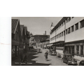 Sandnes. Krossen. Gatemotiv med flotte biler ved J.�gl�nds fabrik / Knut J. Myrvang: NOK  40,-