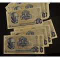 10 kr. 1974 N�r komplett serie. Kv.0 til 01. - Bilder er sedlene. 24 forskjellige litra. 24 av 28 som er utgitt.  Tror alle er usirkulert. Estimert verdi ca kr.2400.- / Tore Rimstad: kr.  735,-