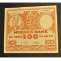 100 kr. 1953 C * Kv.01 * Katv. kr. 1900 - Bilder er seddelen du f�r. Ubetydelig (nesten helt usynlig anm. i kvit kant). Tidligere Skanfil som kv. 01. Vurder ogs� fra bilder. / Tore Rimstad: kr.  100,-