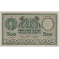 -6- 500 kroner 1956A, kv. 1-, rifter - Signatur: Brofoss/Thorp. Seddelen har flere rifter/bretterifter oppe og nede pluss et lite brettehull og et n�lehull. / Numisma Mynthandel A/S: kr.  1159,-