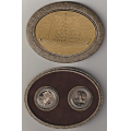 -23- Vikingsett, kanadisk utgave 1999, VK - Brilliant 20 kroner 1999 og en kanadisk 5 dollar i kv. proof i et vikingsett. Kommer i steinsett med litt rufsete omslag. / Numisma Mynthandel A/S: kr.  1,-