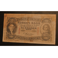 10 kr. 1934 T * Kv. 1/1- * Katv. kr. 800 - Bilder er seddelen du f�r. Ingen rifter eller hull. Ujevn farge. Vurder ogs� fra bilder. / Tore Rimstad: NOK  117,-