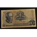 10 kr. 1979 Litra HU  Erst. Kv. 1+ * Katv. kr. 140 * - Bilder er seddelen du f�r.  Vurder ogs� fra bilder. / Tore Rimstad: kr.  10,-