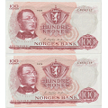 -36- Lott 2 stk. 100 kr 1976 C, kv. 1+, liten fl. - Signatur: Wold/�degaard
I n�r-nummerrekkef�lge.
Liten flekk ved kant p� den som ender p� -712. / Numisma Mynthandel A/S: kr.  221,-