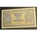5 kr. 1945 A * Kv. 0 * Katv. kr. 2800 ** - Bilder er seddelen du f�r. Pen. Sjelden i denne kvalitet. Vurder ogs� fra bilder. / Tore Rimstad: kr.  1000,-