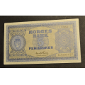 5 kr. 1951 G * Kv. 0 (0-?) * Pen * Katv. kr. 2600 ** - Bilder er seddelen du f�r. Kj�pt som kv 0. Et lite forbehold.Antydning til �rliten vik i et hj�rne. Vurder ogs� fra bilder. / Tore Rimstad: NOK  800,-